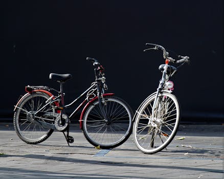 Senioren leren veilig doorfietsen én Fietsmaatjes krijgt nieuwe duofiets